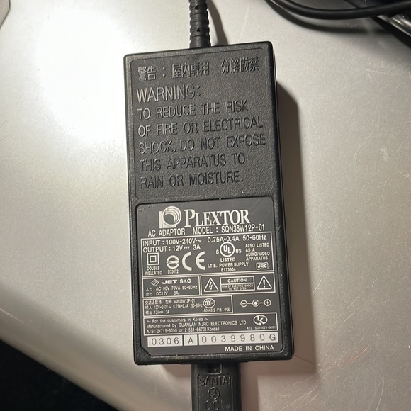 Plextor PX-716UF 16x USB-2.0 Dual-Layer External DVD±RW Drive with USB - Picture 7 of 11